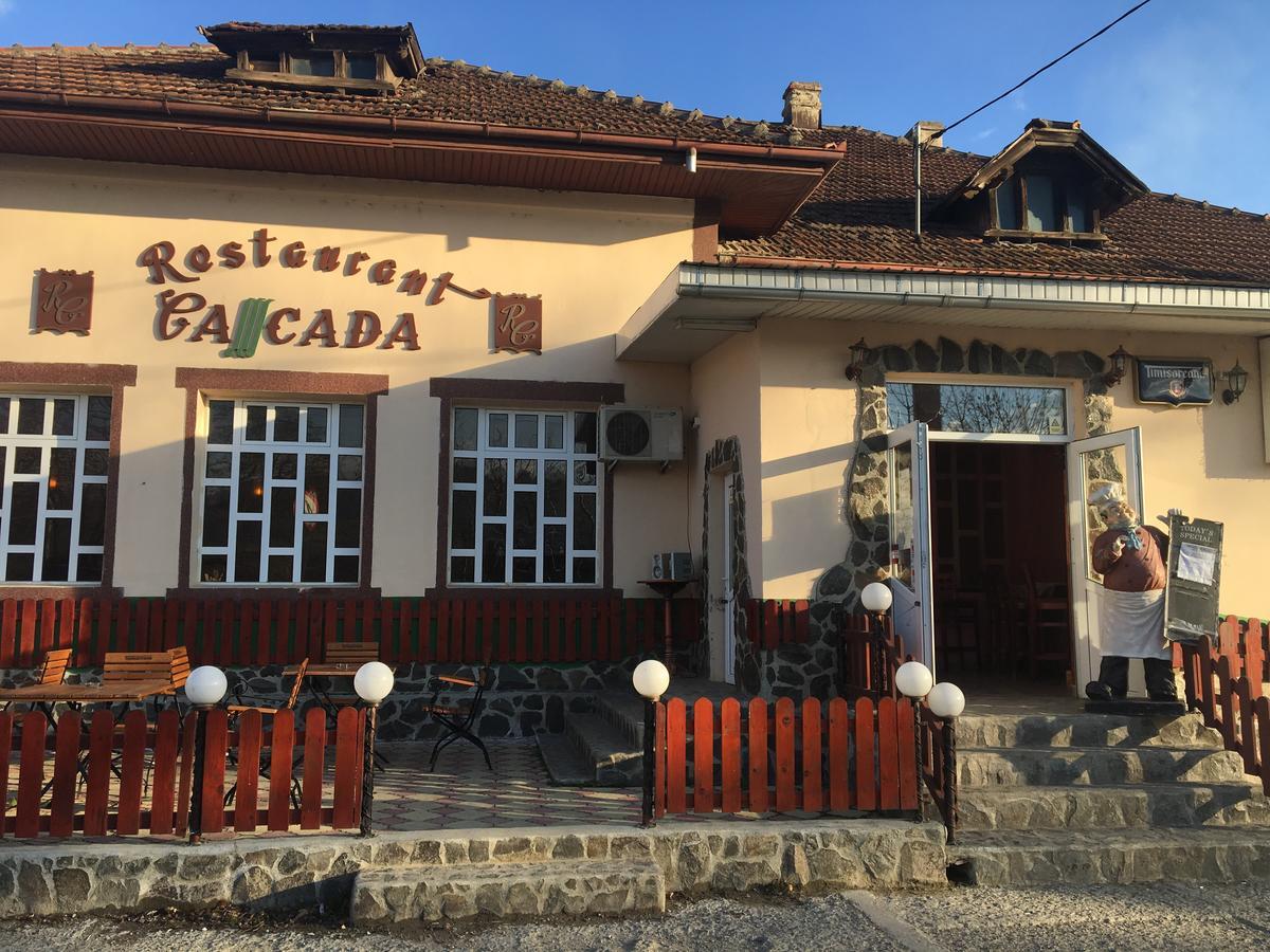 Comanesti  Pensiunea Cascada酒店 外观 照片